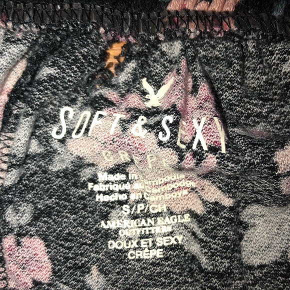 American Eagle Off the Shoulder Top - Picture 3 of 3